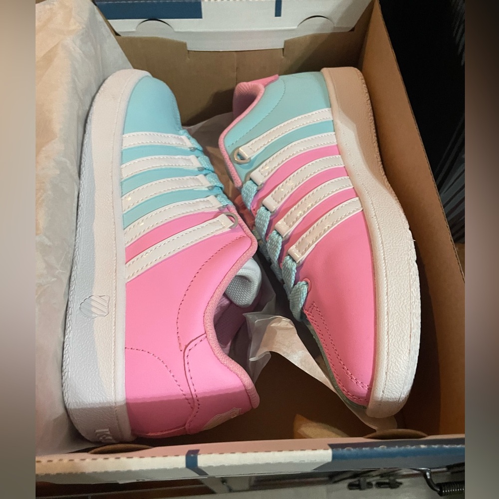 K-Swiss “Cotton Candy” VN Classic Shoes, Big Kids Size 5, BRAND NEW/NEVER WORN!